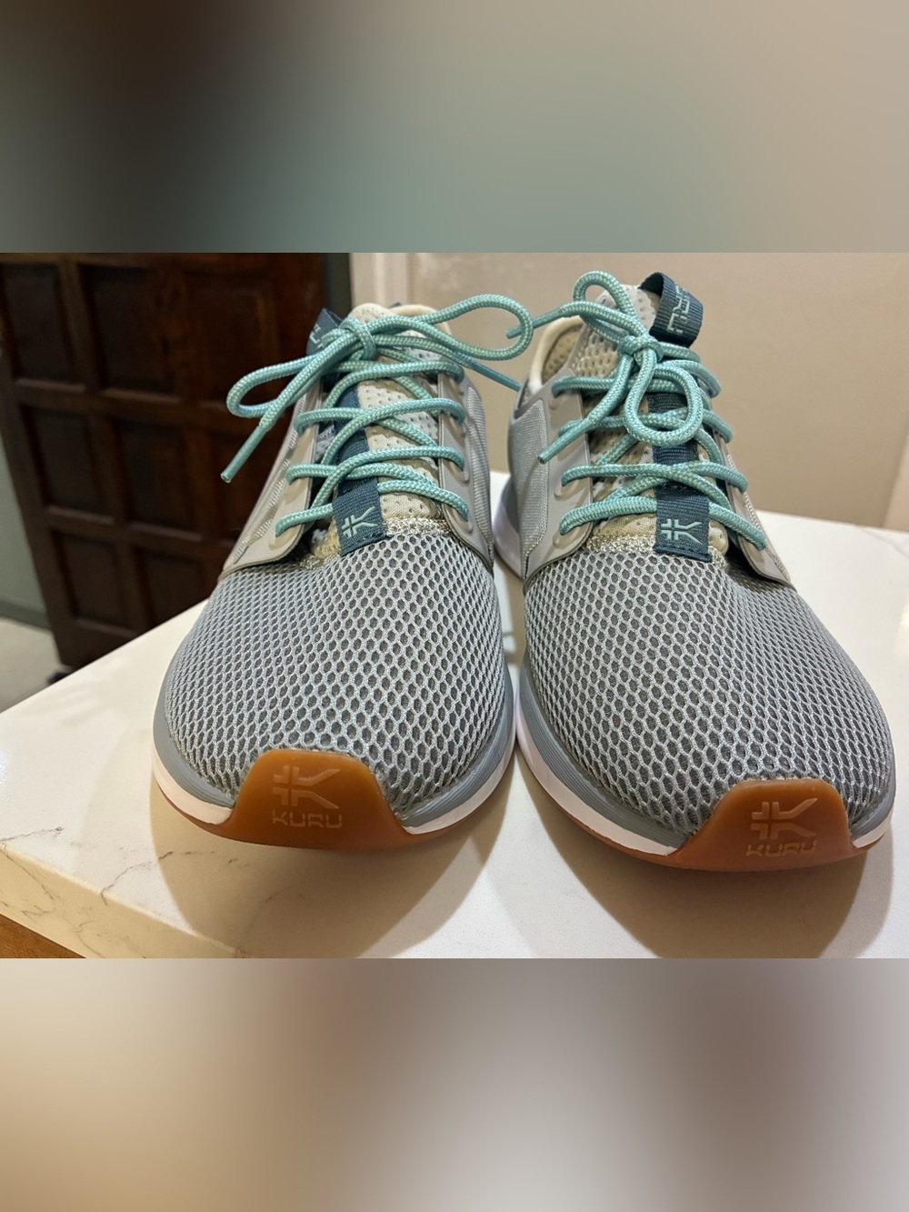 NWOT KURU Atom Women’s Sneakers in Light Gray & Teal